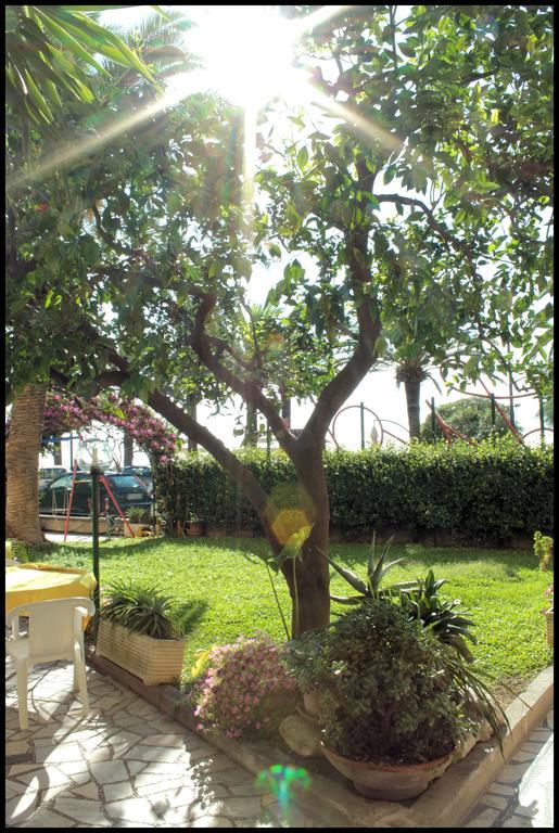 Hotel Lido Pietra Ligure Exterior photo